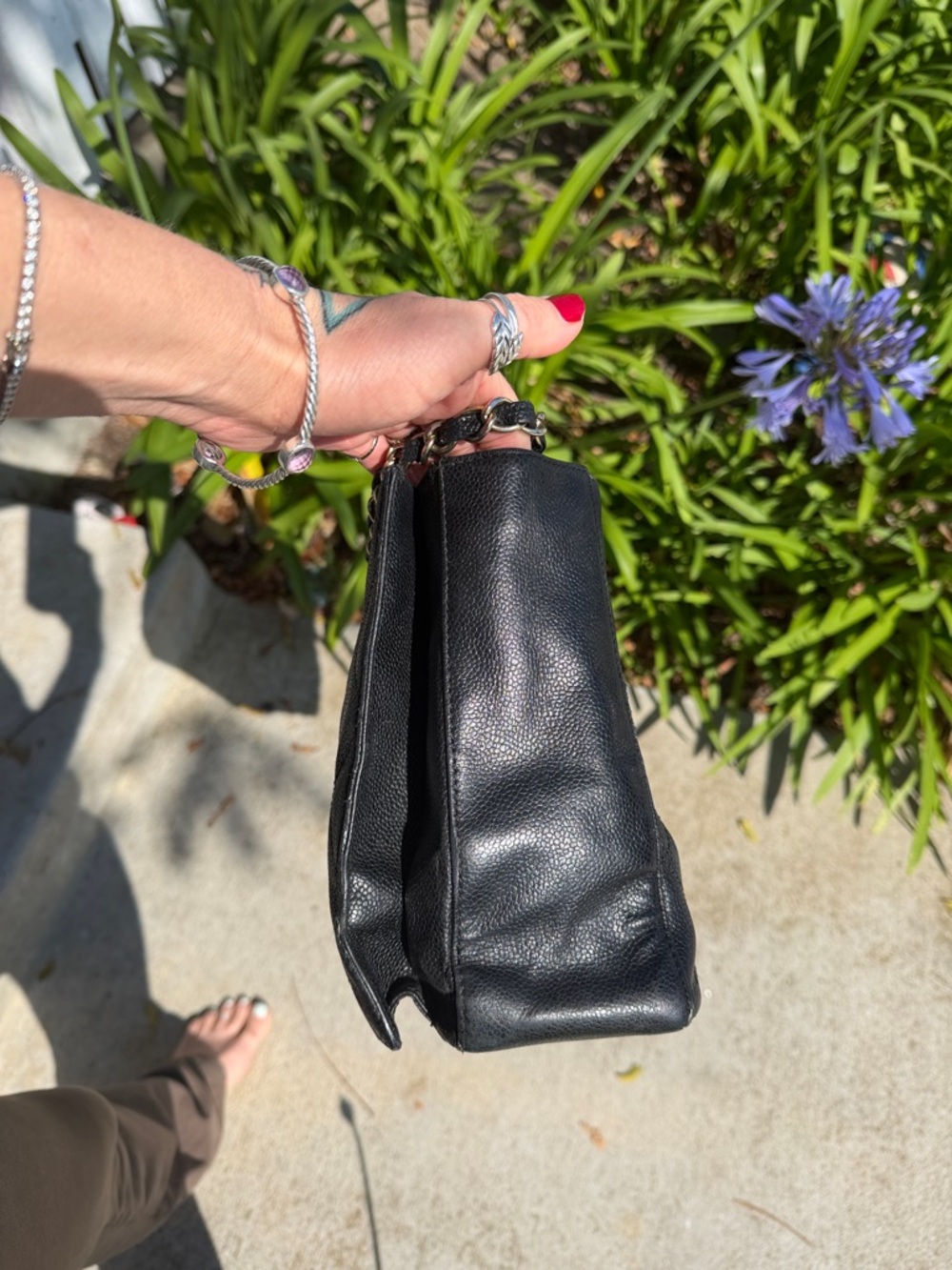 CHANEL Black Quilted Leather Shoulder Tote with Gold Chain - Picture 5 of 17